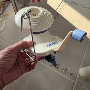 Yarn Ball Winder - Cream and Blue